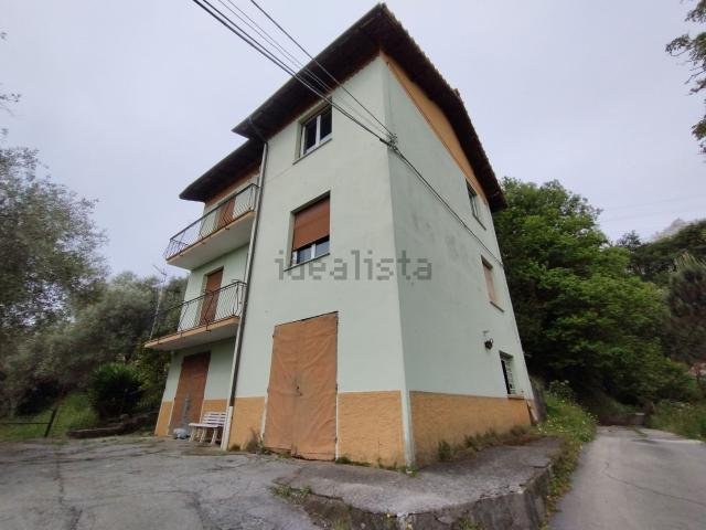 Appartamento in vendita a Ceranesi, Liguria