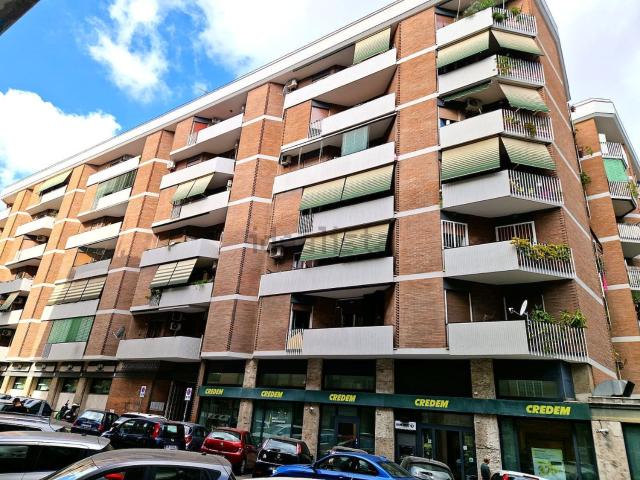 Appartamento in vendita a Appio Claudio, Roma