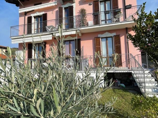 Appartamento in vendita a Barasso, Lombardia