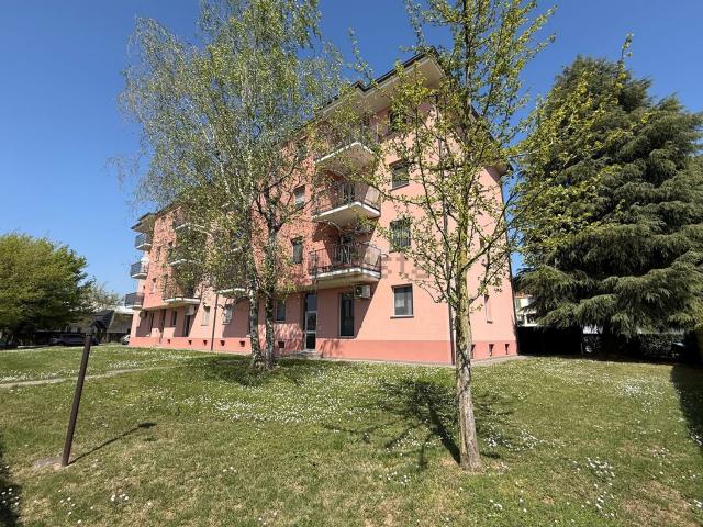 Appartamento in vendita a Cornate D'adda, Lombardia