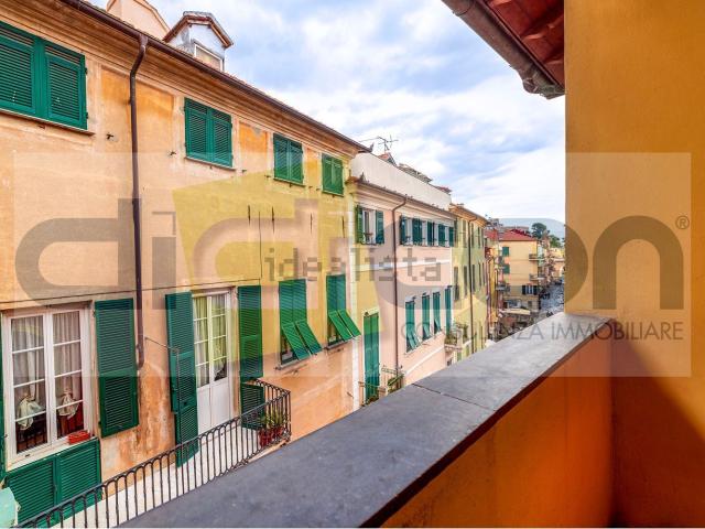 Appartamento in vendita a Finalmarina, Finale Ligure