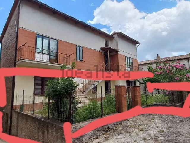 Appartamento in vendita a Santa Vittoria in Matenano, Fermo