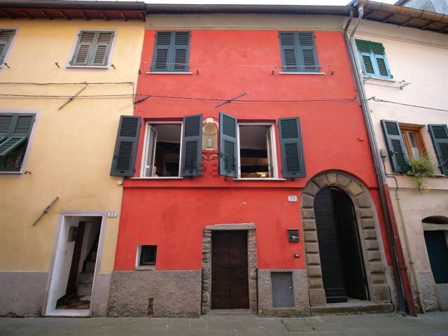 Appartamento in vendita a Brugnato, La Spezia