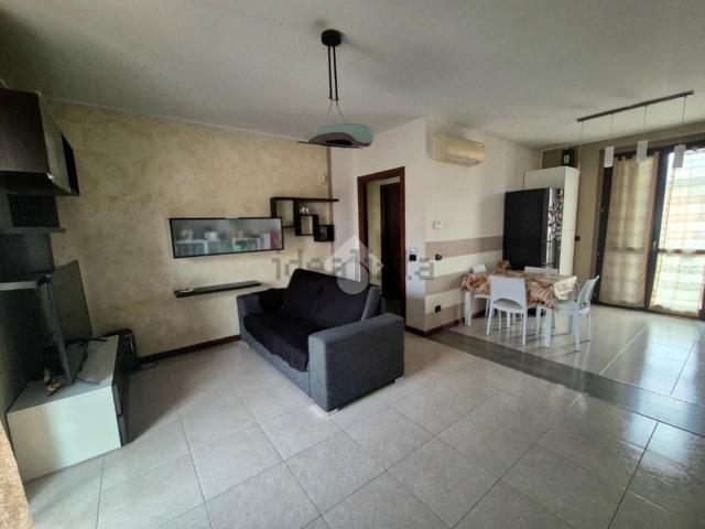 Appartamento in vendita a Roncello, Lombardia