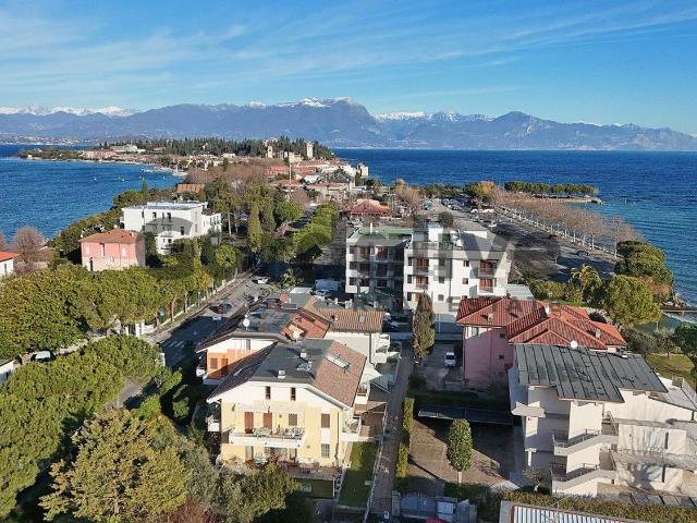 Appartamento in vendita a Sirmione, Lombardia