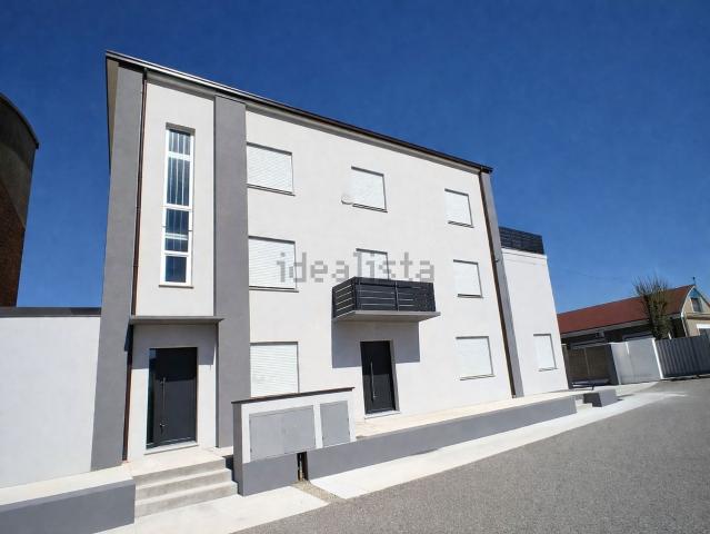 Appartamento in vendita a Commenda Est, Rovigo