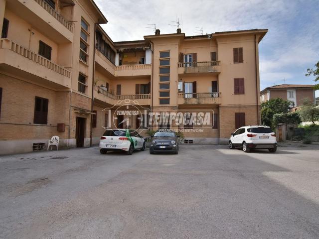 Appartamento in vendita a Tolentino, Macerata