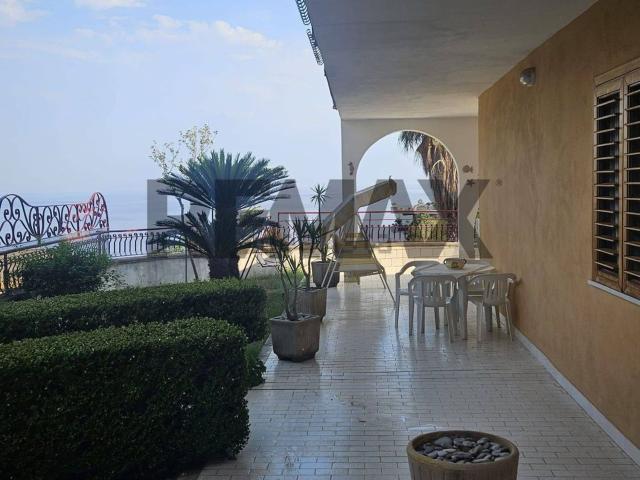 Appartamento in vendita a Letojanni, Sicilia