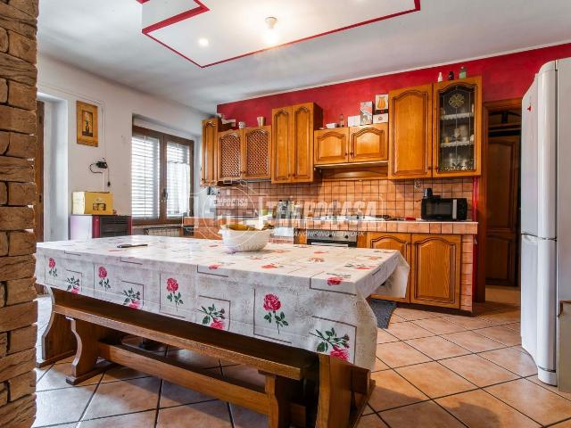 Appartamento in vendita a Bulgarograsso, Como
