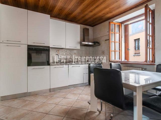 Appartamento in vendita a Guanzate, Lombardia