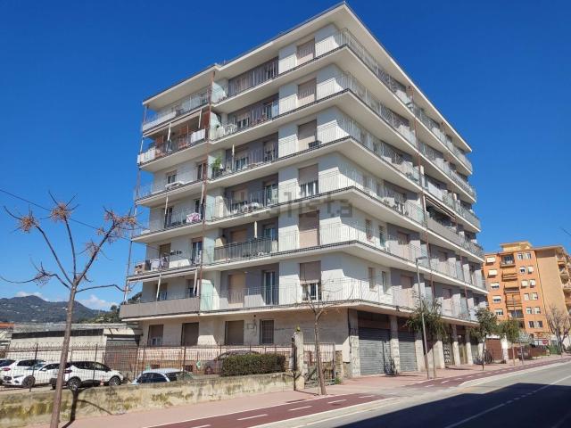 Appartamento in vendita a Vallecrosia, Liguria