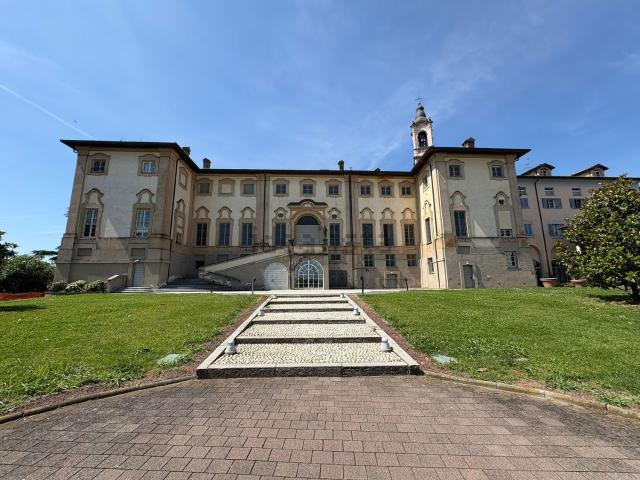 Appartamento in vendita a Cava Manara, Lombardia