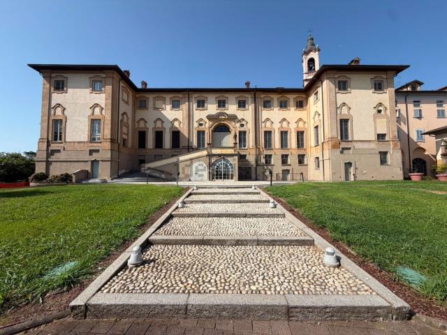 Appartamento in vendita a Cava Manara, Lombardia