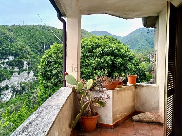 Appartamento in vendita a Castello Del Matese, Campania