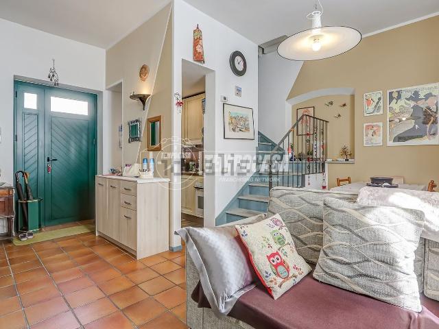 Appartamento in vendita a Ternate, Lombardia