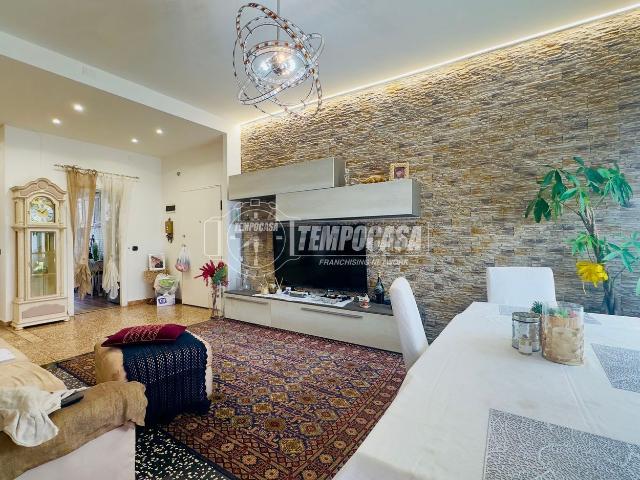 Appartamento in vendita a Centro Ovest, Serra Riccò