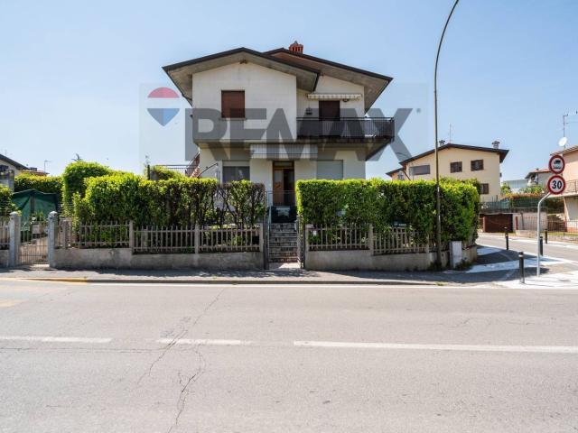 Appartamento in vendita a Rivoltella del Garda, Desenzano Del Garda