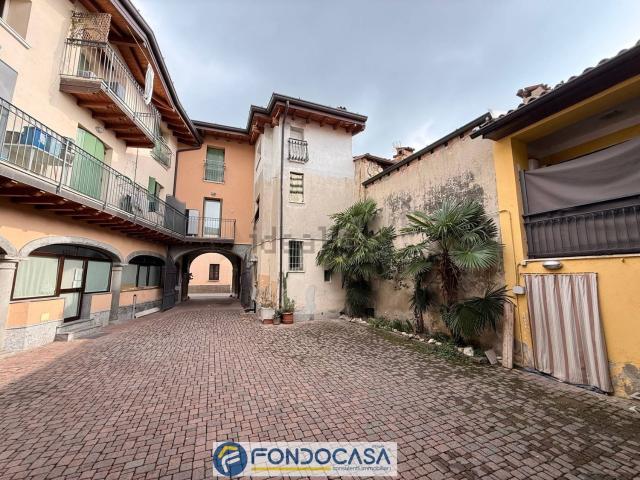 Appartamento in vendita a Adro, Brescia