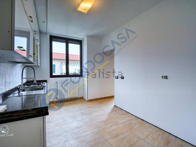 Appartamento in vendita a Cogliate, Lombardia