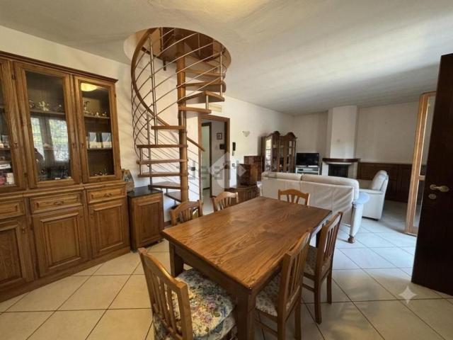 Appartamento in vendita a Esmate, Solto Collina