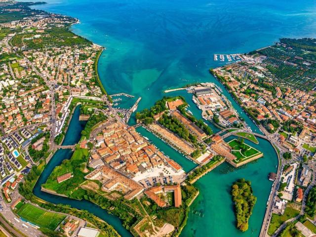 Attico in vendita a Peschiera Del Garda, Veneto