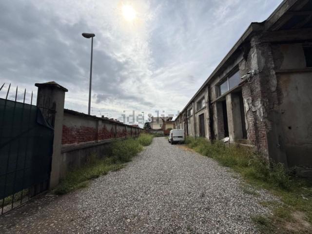 Appartamento in vendita a Cerano, Novara