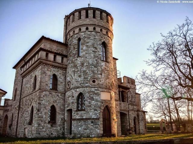 Appartamento in vendita a Traversetolo, Reggio Emilia