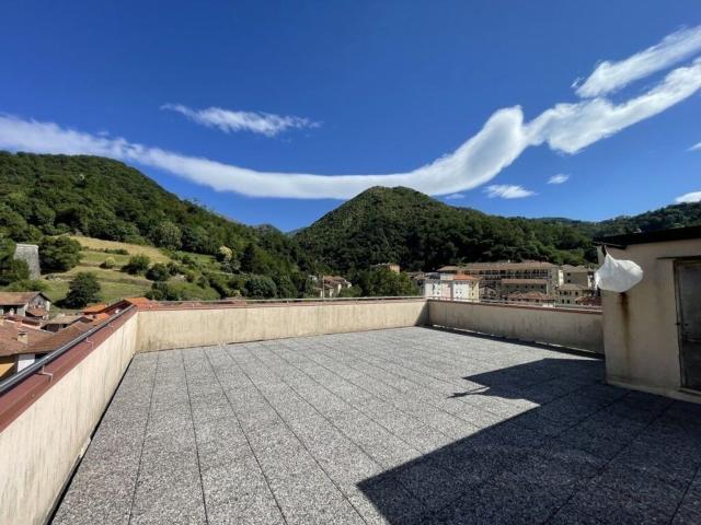 Appartamento in vendita a Campomorone, Liguria