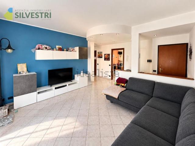 Appartamento in vendita a Cameri, Novara