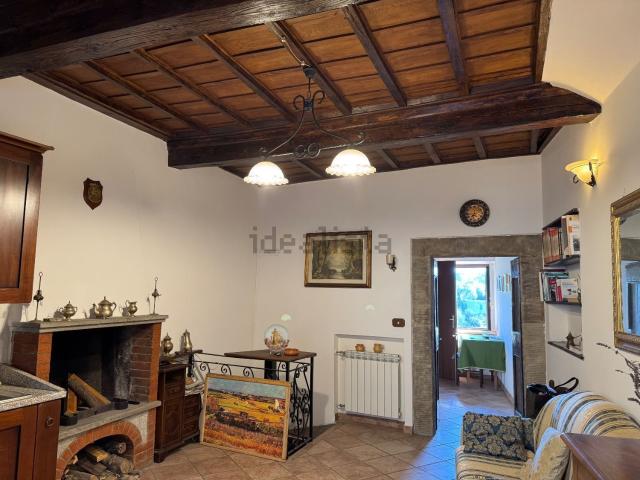 Appartamento in vendita a Sutri, Lazio
