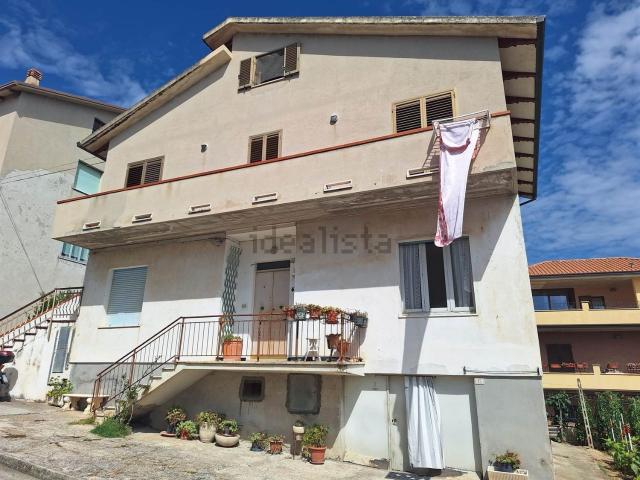 Appartamento in vendita a Fosse, Marche