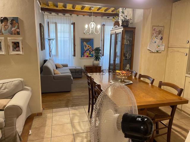 Appartamento in vendita a Lecchi, Toscana