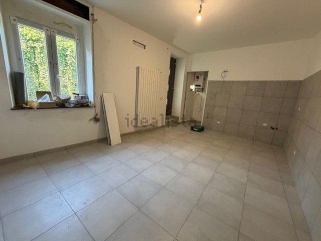 Appartamento in vendita a Cerano, Novara