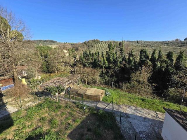 Appartamento in vendita a Serpiolle, Firenze