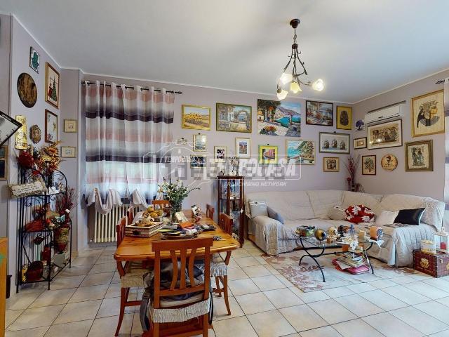 Appartamento in vendita a Santa Croce, Marche