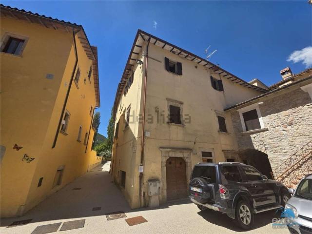 Appartamento in vendita a Cerreto Di Spoleto, Umbria