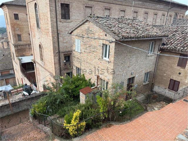 Appartamento in vendita a Urbino, Pesaro e Urbino