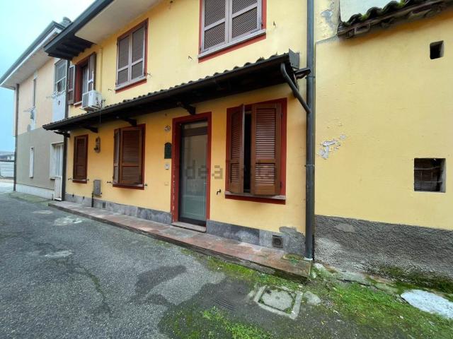 Appartamento in vendita a Crespiatica, Lombardia