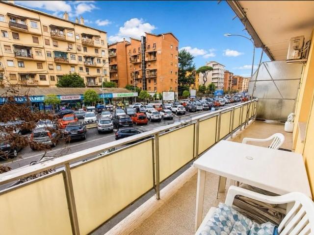 Appartamento in vendita a Osteria del Curato, Roma Capitale