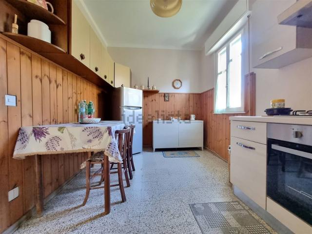 Appartamento in vendita a Camaiore, Toscana