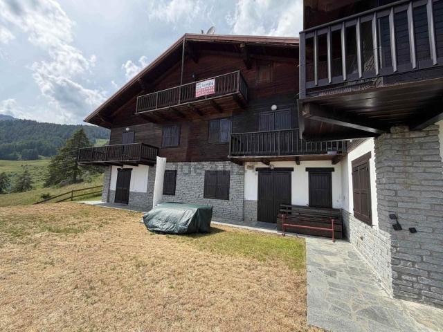 Appartamento in vendita a Torgnon, Aosta