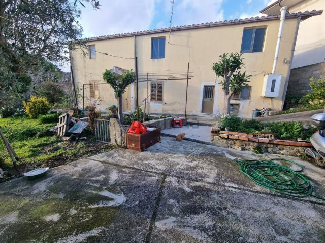 Appartamento in vendita a Gagliano, Calabria
