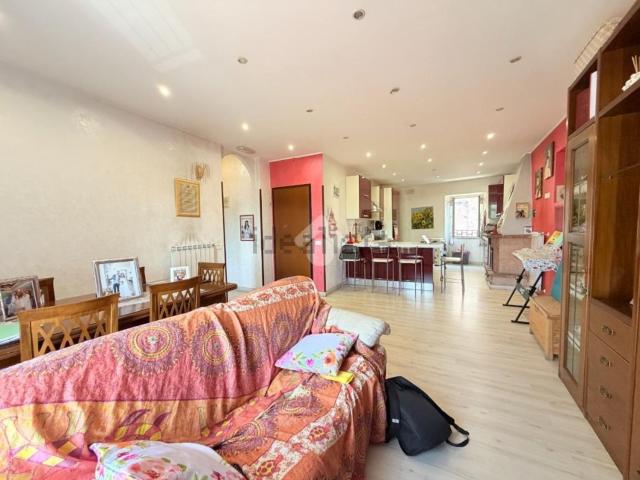 Appartamento in vendita a Villaggio Rinascita, Roma Capitale