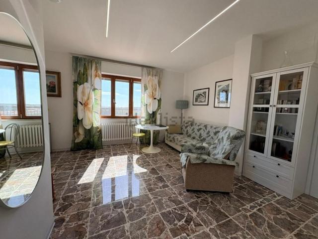 Attico in vendita a Cecina, Toscana