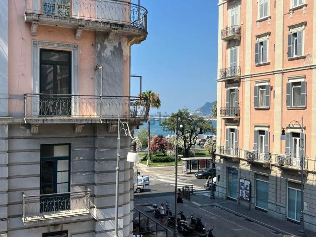 Appartamento in vendita a Salerno, Campania