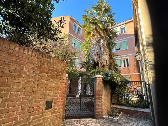 Appartamento in vendita a Venezia-Murano-Burano, Venezia