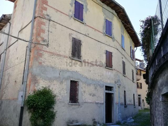 Appartamento in vendita a Schignano, Lombardia