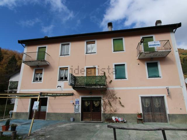 Appartamento in vendita a Rezzoaglio, Liguria