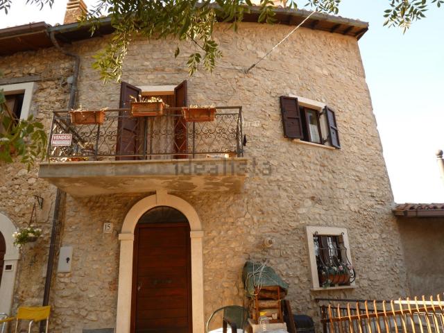 Appartamento in vendita a Pereto, Abruzzo