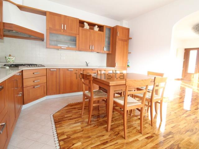 Appartamento in vendita a Castelgomberto, Veneto